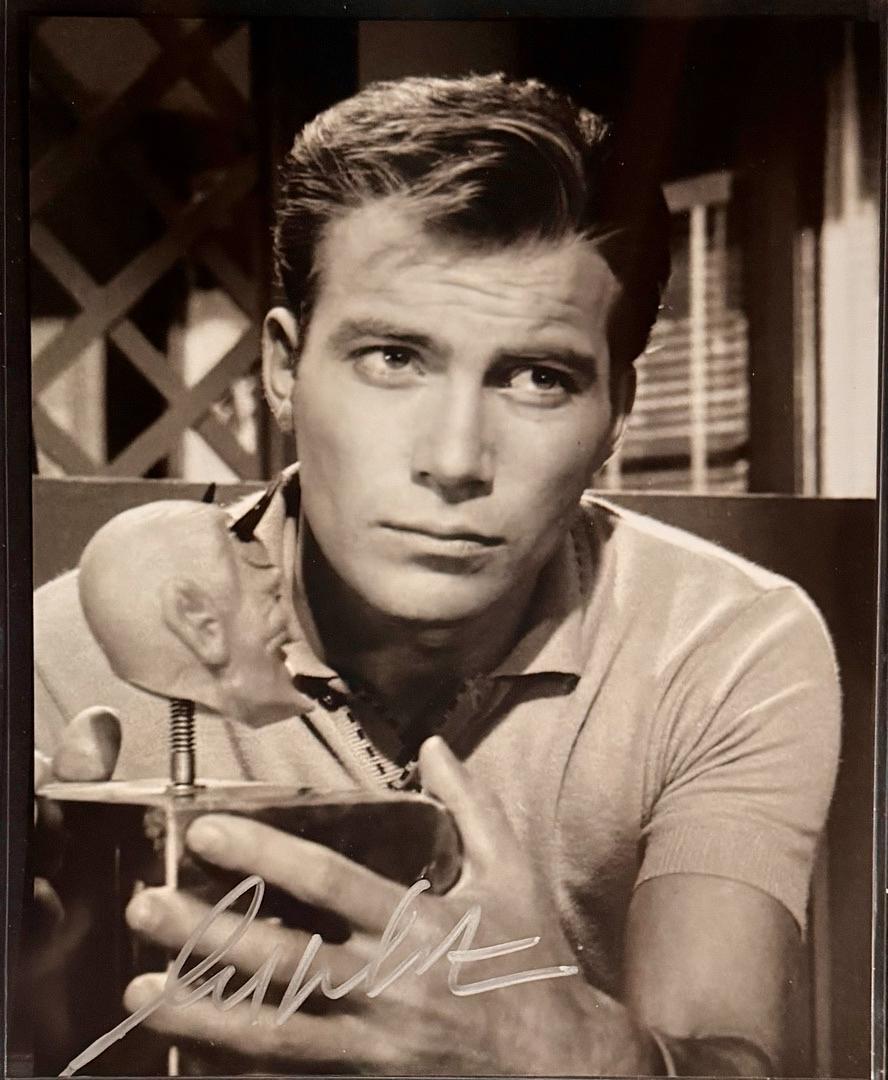 William Shatner Signed 8x10 Photo (Star Trek) - JSA COA #01